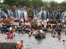 Giang Dien waterfall