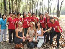 Foreign students learn about Vietnam